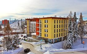 Apartment With Mountain View In Hotel Crocus, Strbske Pleso